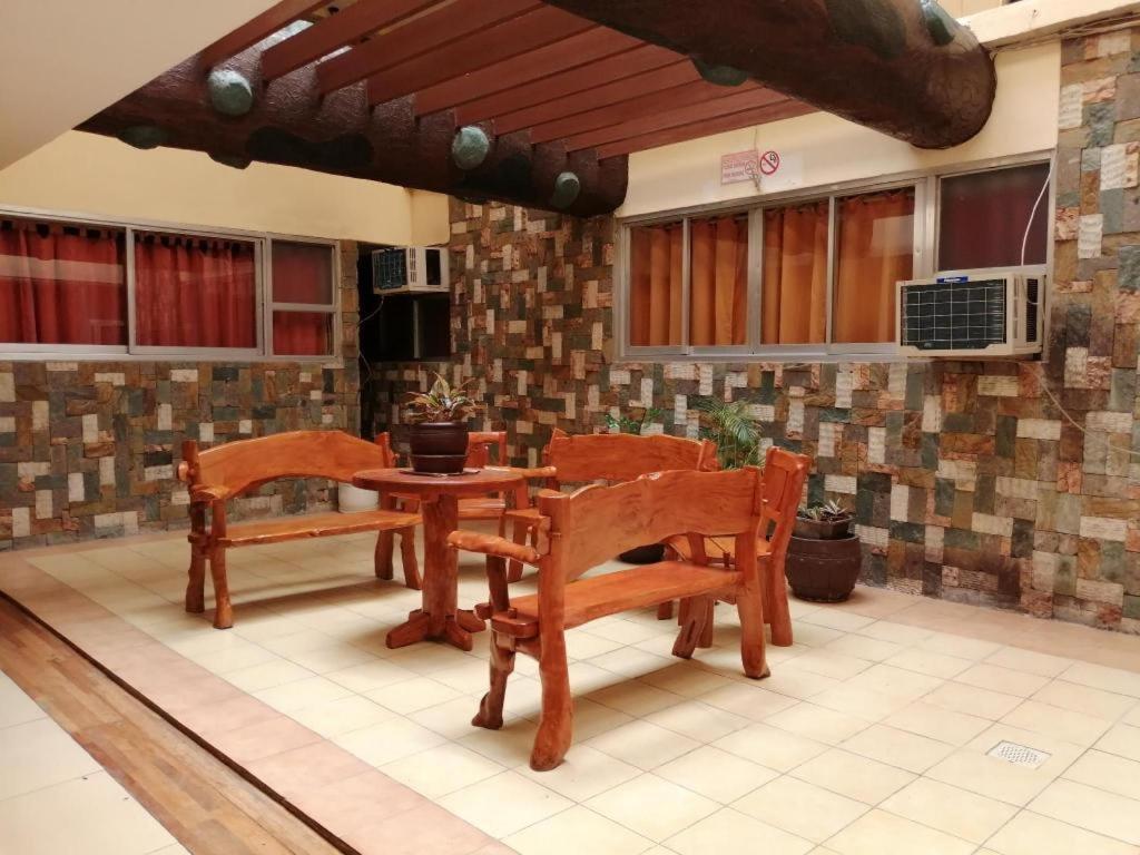 Hotel Asuncion Laoag Esterno foto