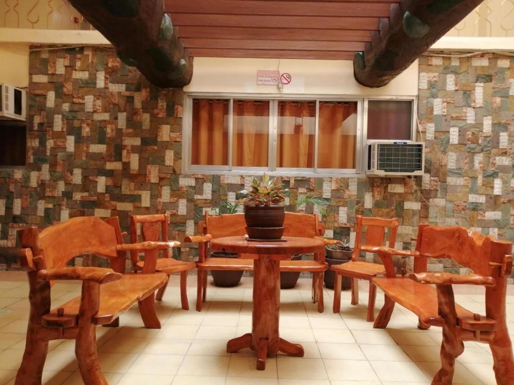 Hotel Asuncion Laoag Esterno foto