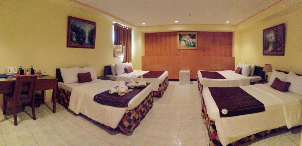 Hotel Asuncion Laoag Esterno foto