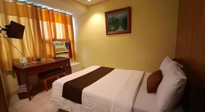 Hotel Asuncion Laoag Esterno foto